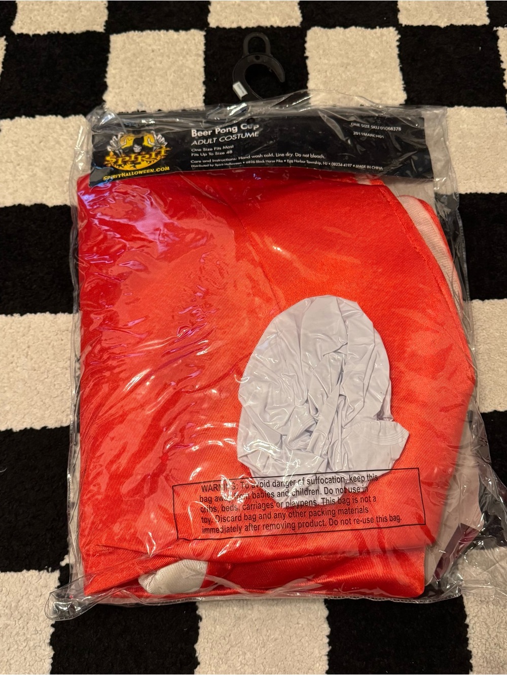 Spirit Halloween Red Beer Pong Cup Costume with Inflatable Ball Men’s One Size - Picture 4 of 7